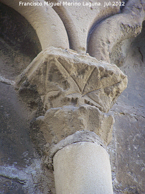 Iglesia de San Pablo. Portada de los Carpinteros - Iglesia de San Pablo. Portada de los Carpinteros. Capitel