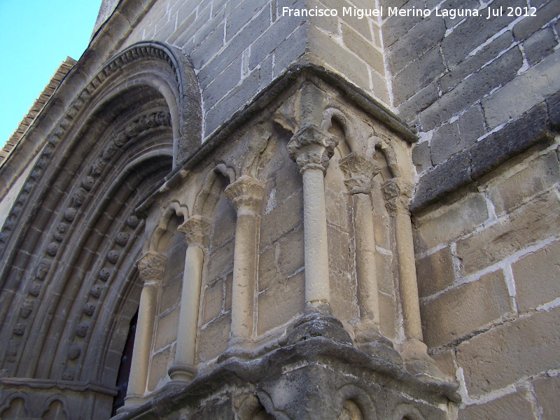 Iglesia de San Pablo. Portada de los Carpinteros - Iglesia de San Pablo. Portada de los Carpinteros. Columnas