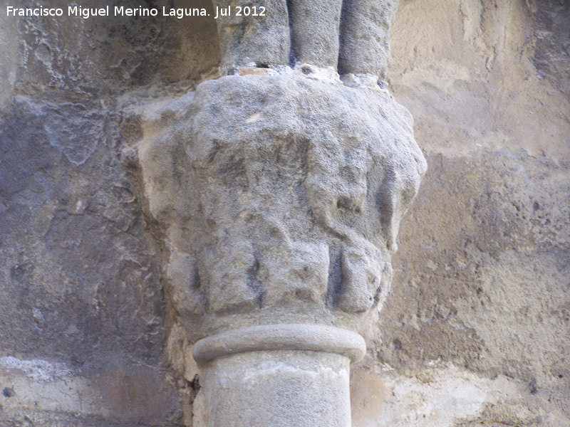 Iglesia de San Pablo. Portada de los Carpinteros - Iglesia de San Pablo. Portada de los Carpinteros. Capitel