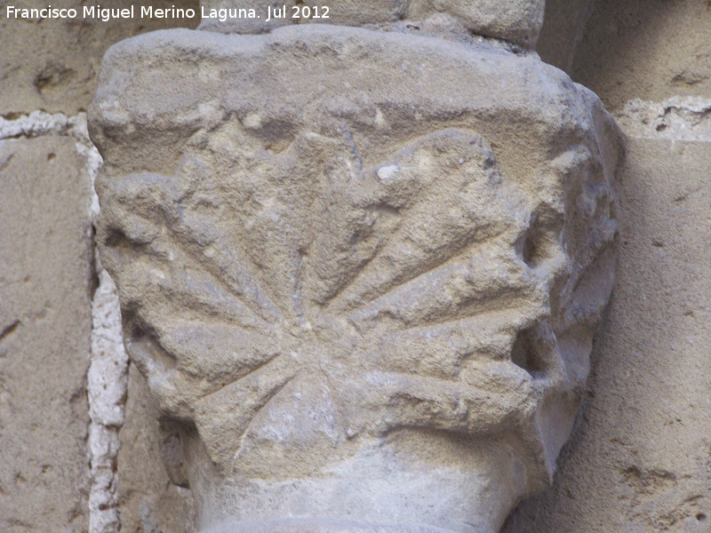 Iglesia de San Pablo. Portada de los Carpinteros - Iglesia de San Pablo. Portada de los Carpinteros. Capitel