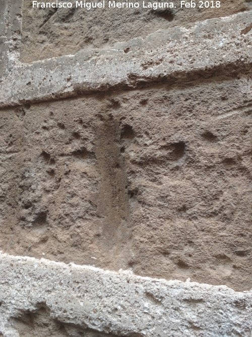 Iglesia de San Pablo. Marcas de Cantero y Cruces Grabadas - Iglesia de San Pablo. Marcas de Cantero y Cruces Grabadas. 