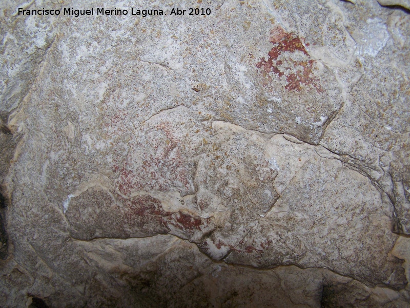 Pinturas rupestres de la Pea I - Pinturas rupestres de la Pea I. Figura circular con restos de otra figura abajo a la izquierda