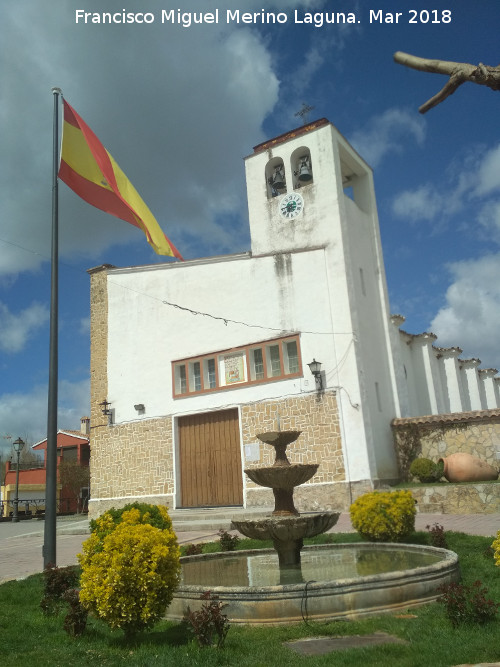 Fuente de la Iglesia de Mogn - Fuente de la Iglesia de Mogn. Delante de la Iglesia