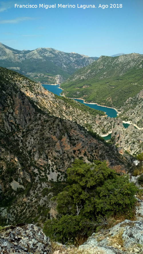 Piedra del Palo - Piedra del Palo. Vistas hacia el Pantano del Quiebrajano