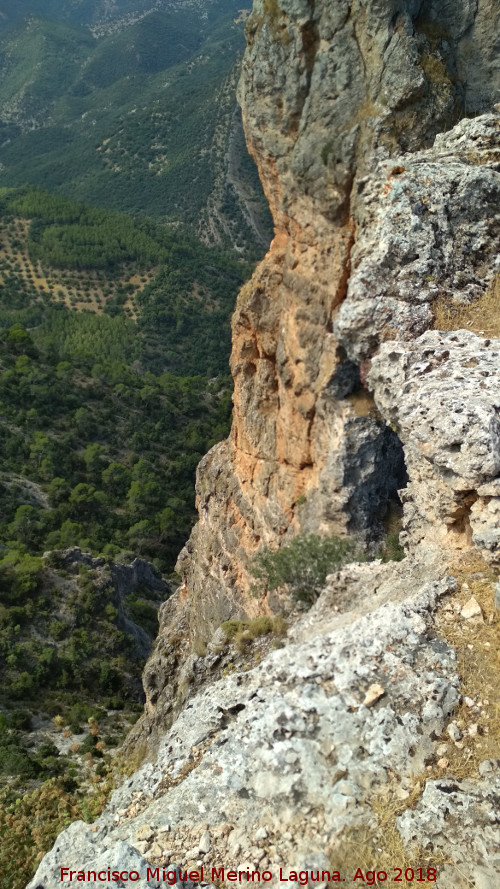 Piedra del Palo - Piedra del Palo. Paredes