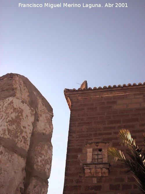 Ermita de la Virgen del Castillo - Ermita de la Virgen del Castillo. Reloj de Sol