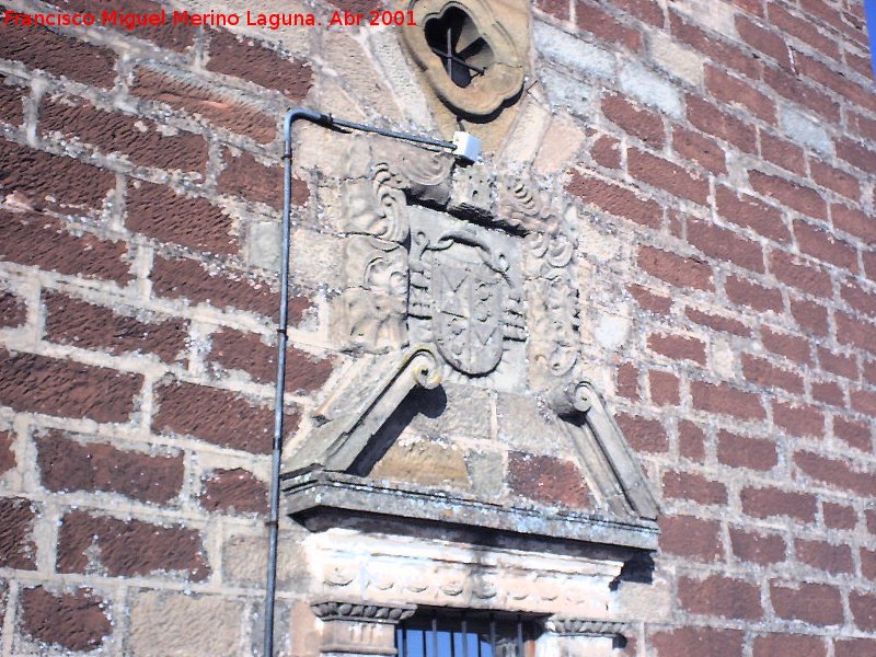 Ermita de la Virgen del Castillo - Ermita de la Virgen del Castillo. Escudo