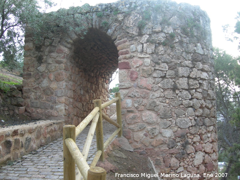 Castillo de Vilches - Castillo de Vilches. Puerta del segundo anillo de murallas