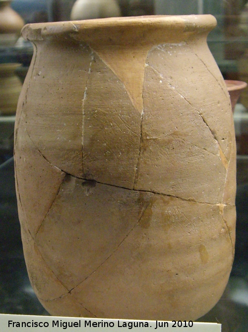 Oppidum de Giribaile - Oppidum de Giribaile. Tarro siglos II aC. I dC.