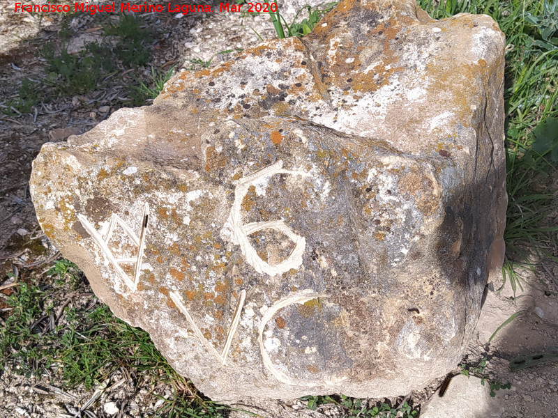 Caracol Fegillenperez - Caracol Fegillenperez. Piedra con grabados actuales en las cercanas