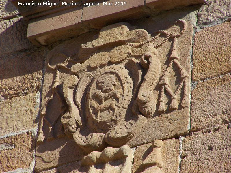 Iglesia de Ntra Sra de la Natividad - Iglesia de Ntra Sra de la Natividad. Escudo izquierdo