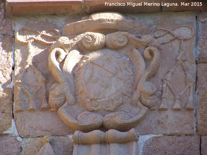 Iglesia de Ntra Sra de la Natividad - Iglesia de Ntra Sra de la Natividad. Escudo derecho