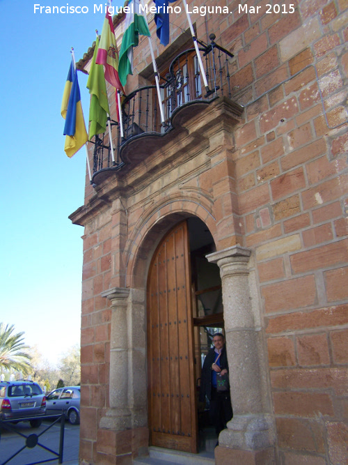 Ayuntamiento de Villanueva de la Reina - Ayuntamiento de Villanueva de la Reina. Portada lateral