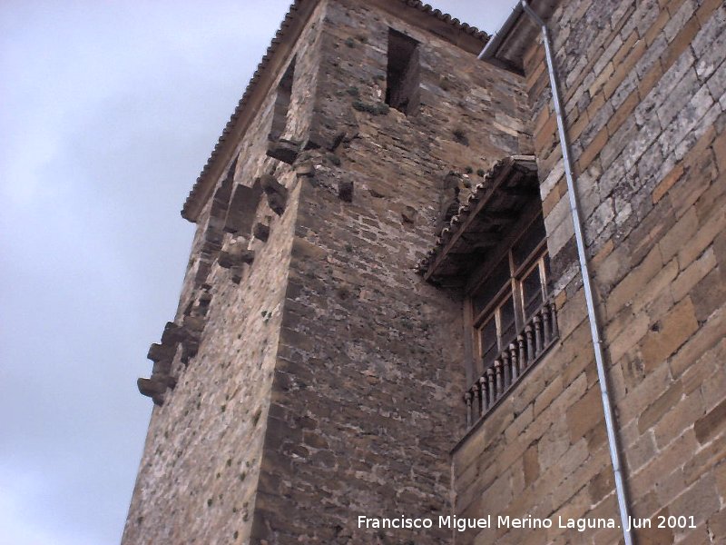 Castillo de La Moraleja - Castillo de La Moraleja. Torre del Homenaje con matacanes