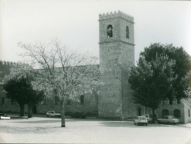 Santuario de la Fuensanta - Santuario de la Fuensanta. Foto antigua. Una vista del Santuario y viejos rboles hoy desaparecidos.