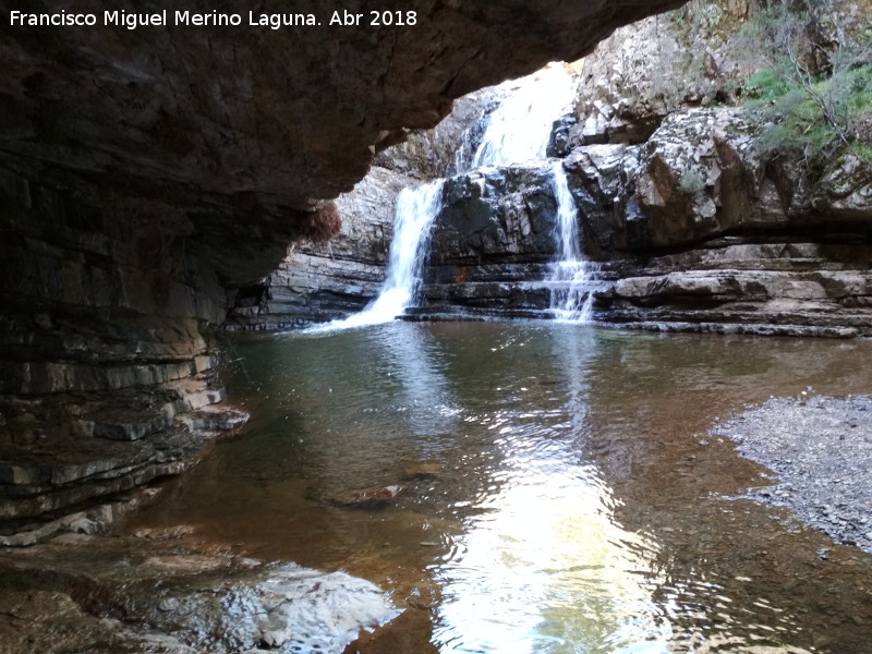 Cascada del Cimbarrillo - Cascada del Cimbarrillo. Desde el abrigo