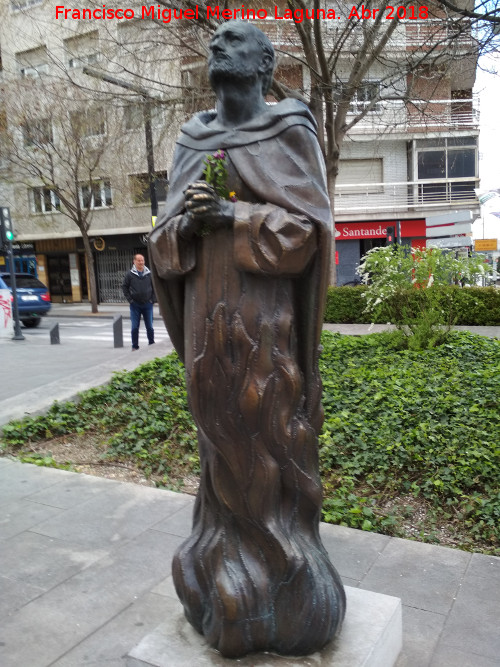 Estatua de San Juan de la Cruz - Estatua de San Juan de la Cruz. 