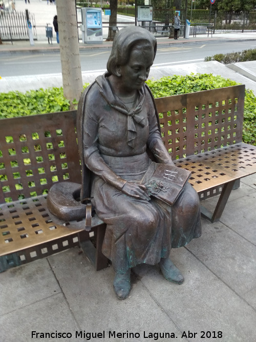 Estatua de Elena Martn Vivaldi - Estatua de Elena Martn Vivaldi. 