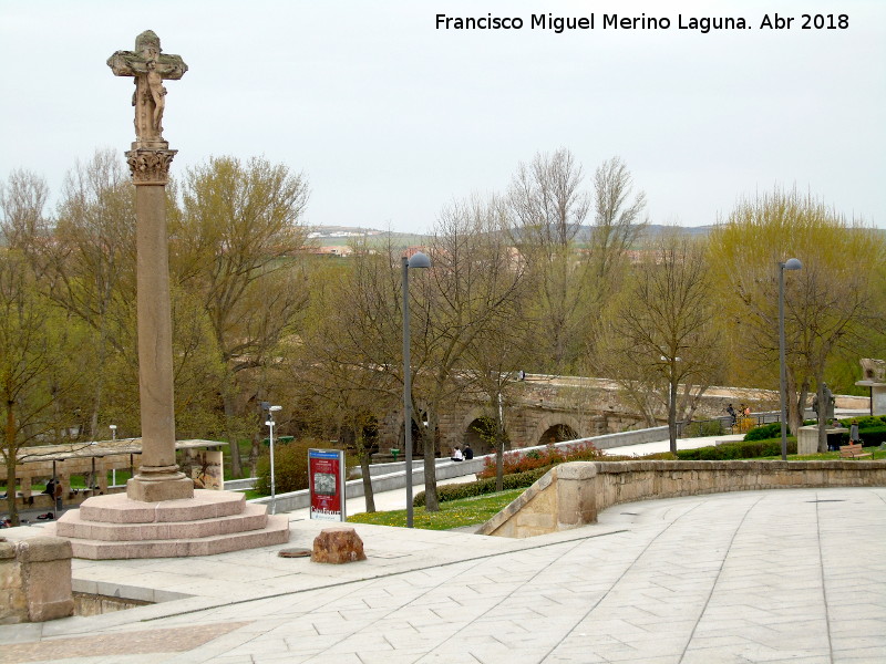 Puente Romano - Puente Romano. Cruz del Ro y Puente Romano