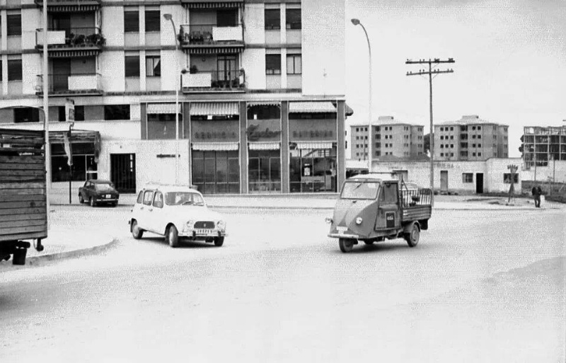 Avenida de Madrid - Avenida de Madrid. Cruce de la Avenida Madrid con Ruiz Jimnez foto antigua