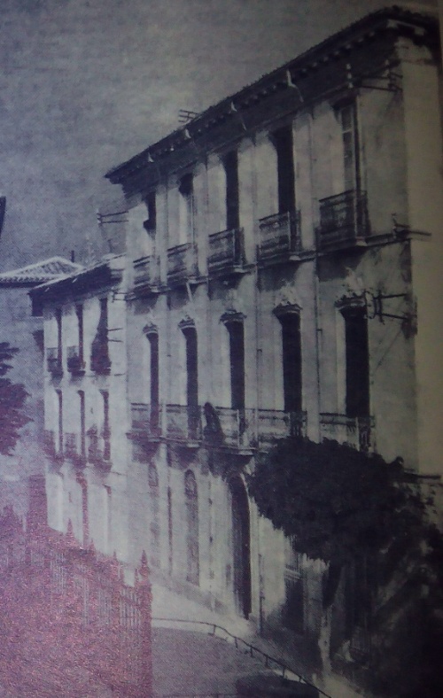 Antiguo Banco de Espaa - Antiguo Banco de Espaa. Foto antigua. Los dos anteriores edificios que ocupaban su solar a principios del siglo XX