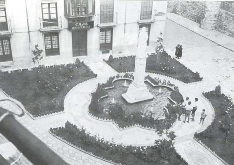 Monumento a la Inmaculada - Monumento a la Inmaculada. Foto antigua