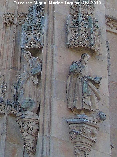 Catedral Nueva. Portada de Ramos - Catedral Nueva. Portada de Ramos. Evangelistas de la derecha