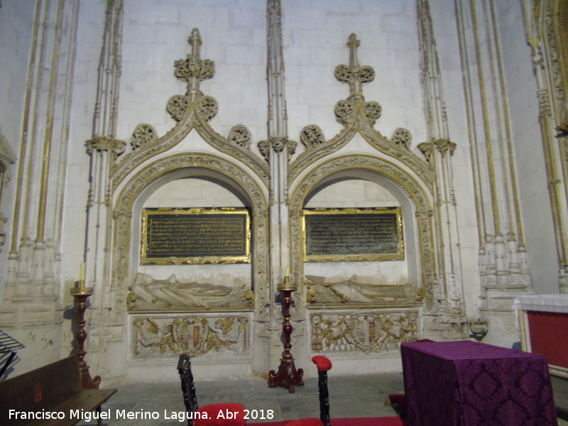 Catedral Nueva. Capilla de la Virgen de la Verdad - Catedral Nueva. Capilla de la Virgen de la Verdad. Sepulcros