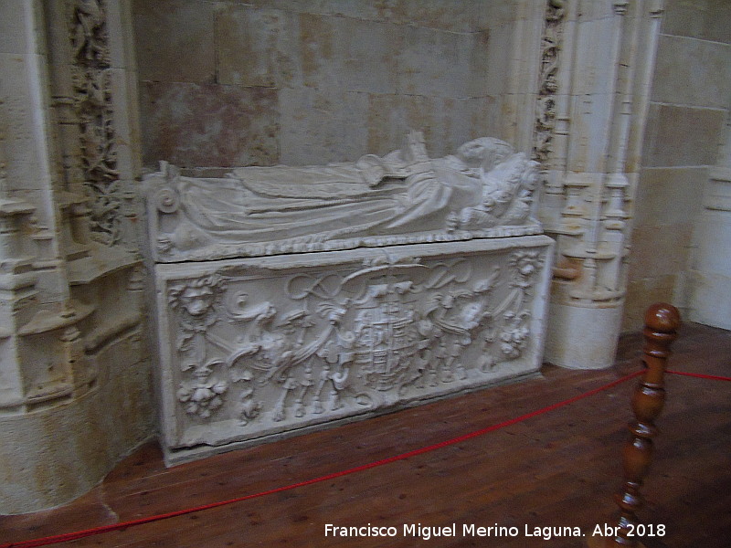 Catedral Nueva. Capilla de la Puerta Norte - Catedral Nueva. Capilla de la Puerta Norte. Sepulcro de Don Francisco de Bobadilla