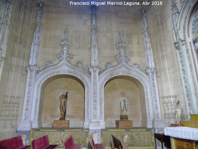 Catedral Nueva. Capilla de la Virgen de Lourdes y San Tirso - Catedral Nueva. Capilla de la Virgen de Lourdes y San Tirso. 