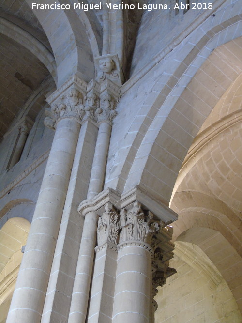 Catedral Vieja. Nave Central - Catedral Vieja. Nave Central. Capiteles