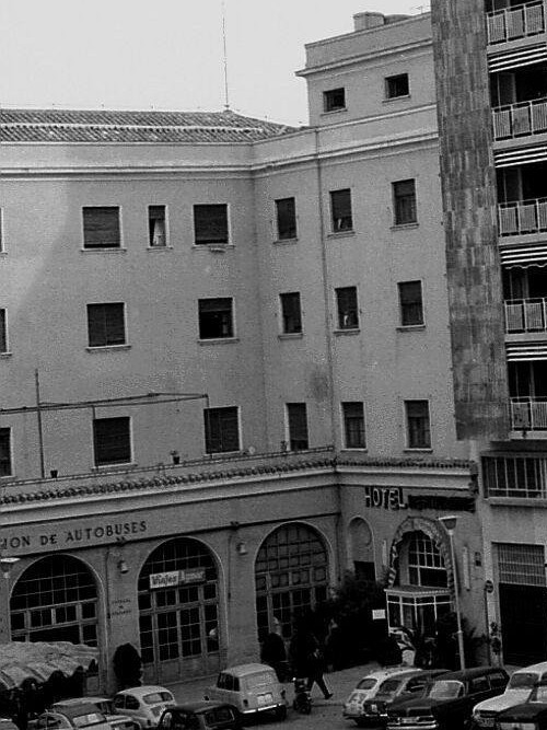 Edificio del Hotel Rey Fernando - Edificio del Hotel Rey Fernando. Foto antigua
