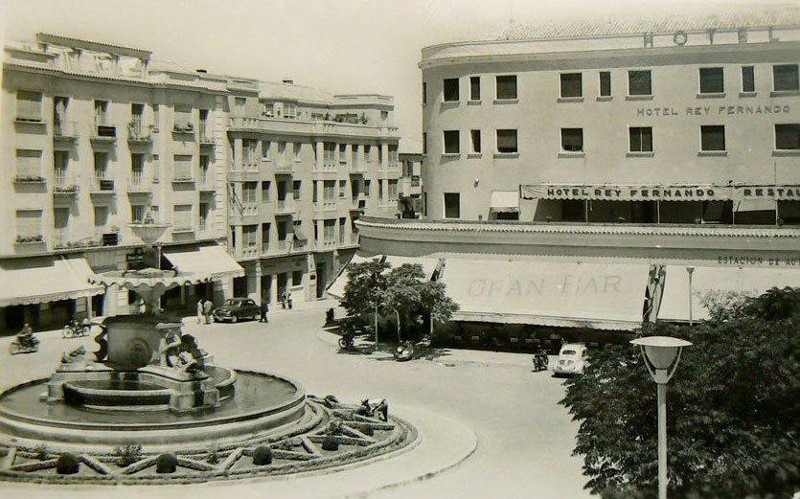 Edificio del Hotel Rey Fernando - Edificio del Hotel Rey Fernando. Foto antigua