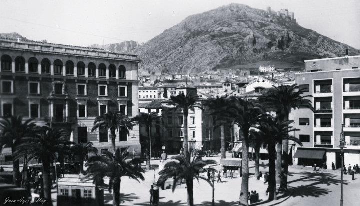 Edificio de Hacienda - Edificio de Hacienda. Foto antigua