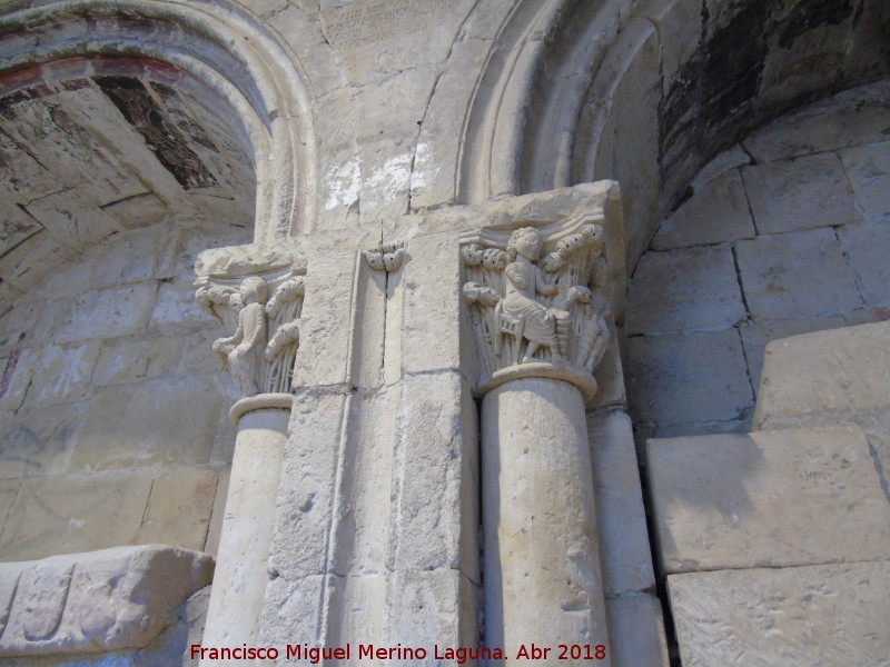 Catedral Vieja. Claustro - Catedral Vieja. Claustro. Capiteles del ala sur