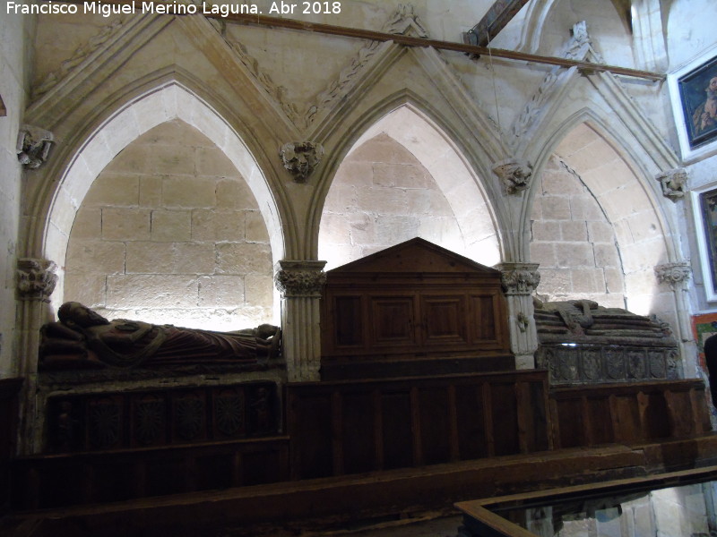 Catedral Vieja. Capilla de Santa Brbara - Catedral Vieja. Capilla de Santa Brbara. Sepulcros de la pared norte