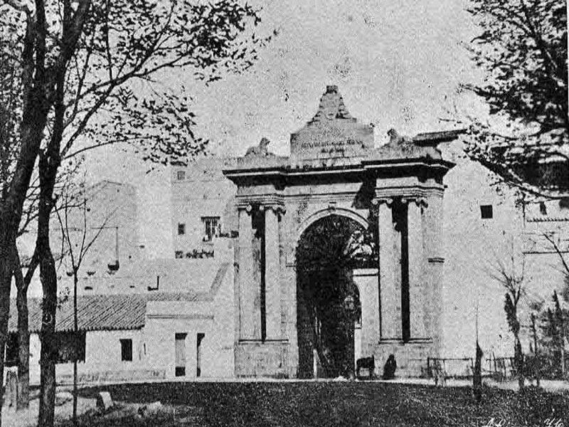 Puerta de Jerez - Puerta de Jerez. Poco antes de su derribo