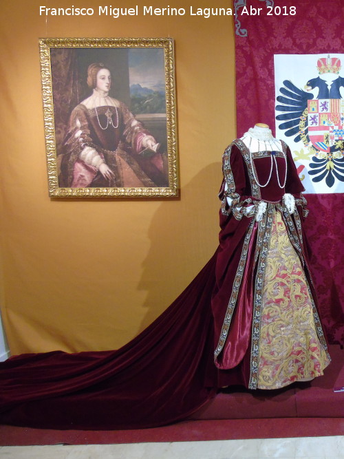 Ropa femenina en el Siglo XVI - Ropa femenina en el Siglo XVI. Vestido de Isabel de Portugal. Exposicin Palacio Episcopal Salamanca