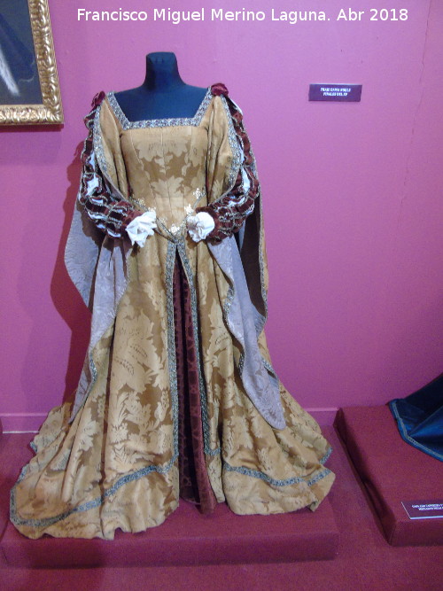 Ropa femenina en el Siglo XVI - Ropa femenina en el Siglo XVI. Exposicin en el Palacio Episcopal de Salamanca
