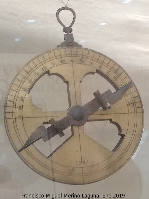 Astrolabio - Astrolabio. Reproduccin del Astrolabio de Diego Ribero. 1587. Palacio Dar Al-Horra - Granada