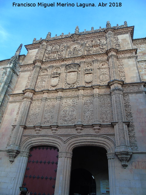 Escuelas Mayores. Fachada Rica - Escuelas Mayores. Fachada Rica. 