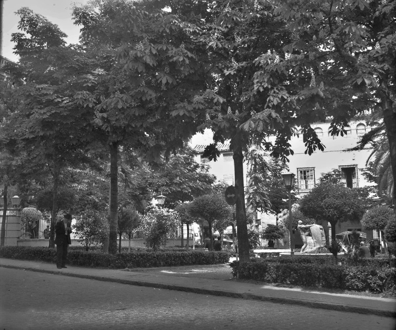 Plaza Den Mazas - Plaza Den Mazas. Foto antigua. Archivo IEG