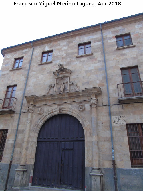 Iglesia de San Isidoro - Iglesia de San Isidoro. Portada