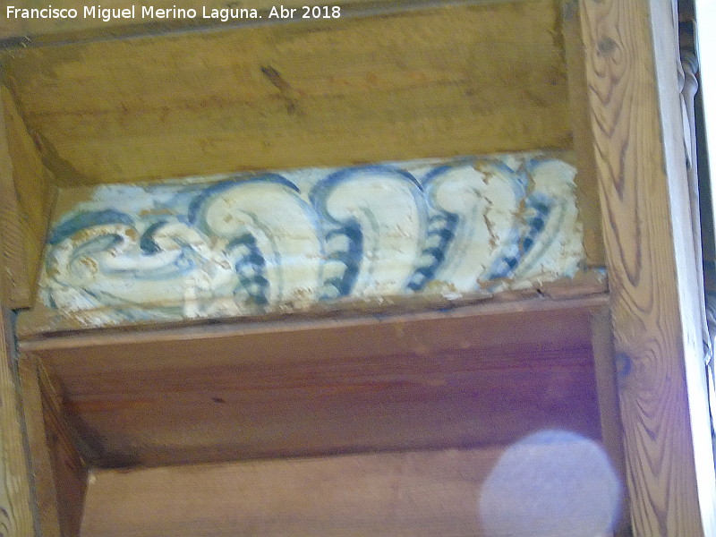 La Clereca - La Clereca. Resto de fresco en escaleras de madera