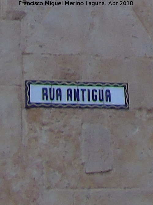 Calle Ra Antigua - Calle Ra Antigua. Placa