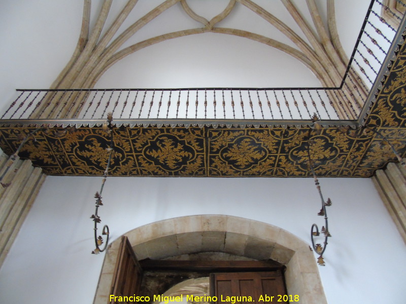 Colegio del Arzobispo Fonseca - Colegio del Arzobispo Fonseca. Balcn interno de la capilla