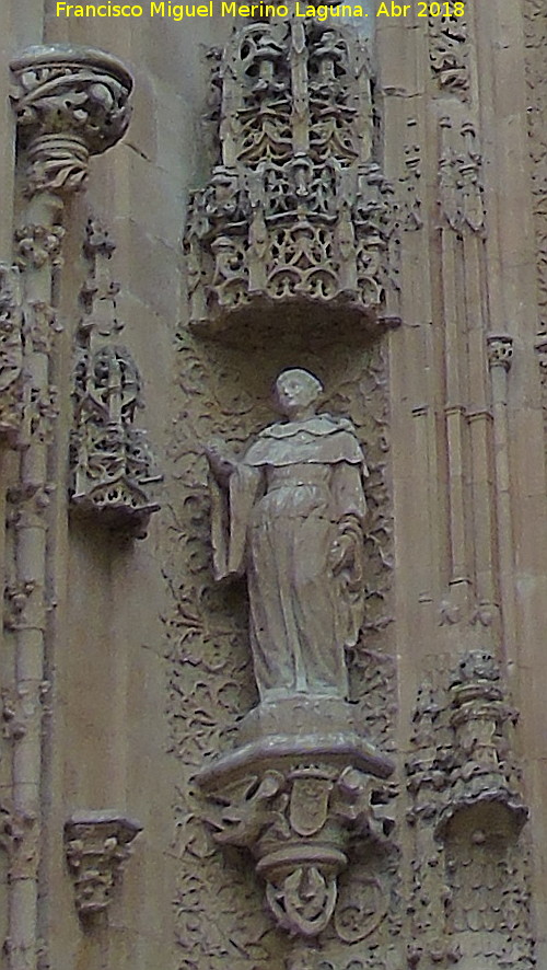 Catedral Nueva. Portada Sur - Catedral Nueva. Portada Sur. Estatua