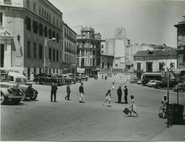 Edificio de Tejidos Gangas - Edificio de Tejidos Gangas. Foto antigua. En construccin 