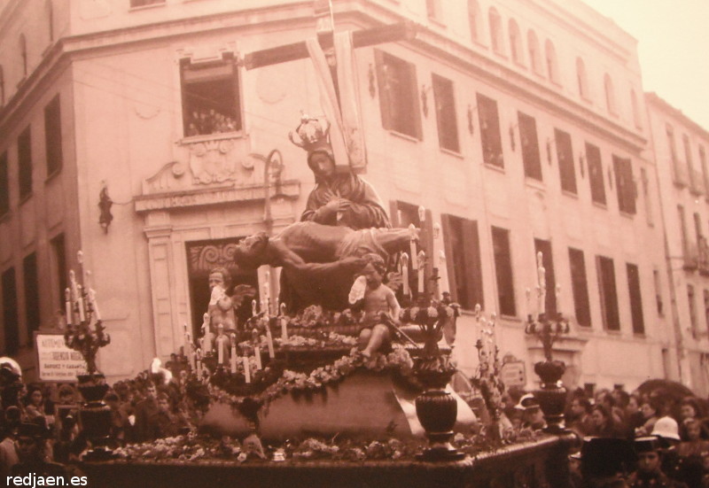 Antiguo Correos y Telgrafos - Antiguo Correos y Telgrafos. Ntra Sra de las Angustias. Aos 40. Foto de Jos Ortega