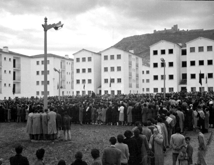 Plaza de la Igualdad - Plaza de la Igualdad. Inauguracin de las viviendas de Peamefcit, ao 1954